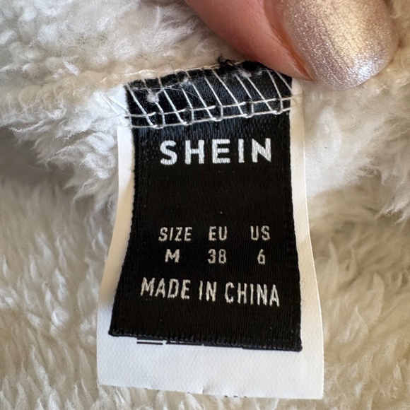 fluffy warm pullover - Picture 2 of 2